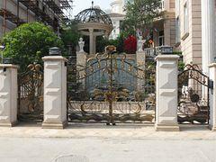 優惠(hui)的護(hu)欄圍欄--想(xiang)買(mai)專(zhuan)業(ye)的護(hu)欄圍欄,就(jiu)來萬家紅(hong)門(men)業(ye)(護(hu)欄圍欄,福州(zhou)護(hu))--福州(zhou)萬家紅(hong)門(men)業(ye)