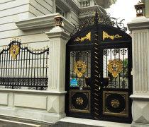 福(fu)州(zhou)鐵(tie)藝(yi)大門熱(re)賣(mai)促(cu)銷