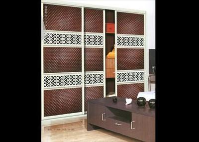 福(fu)州門(men)業新(xin)標桿 金(jin)碧(bi)園藝術玻(bo)璃門(men)業，移(yi)門(men)供(gong)應(ying)的專業之(zhi)選(xuan)